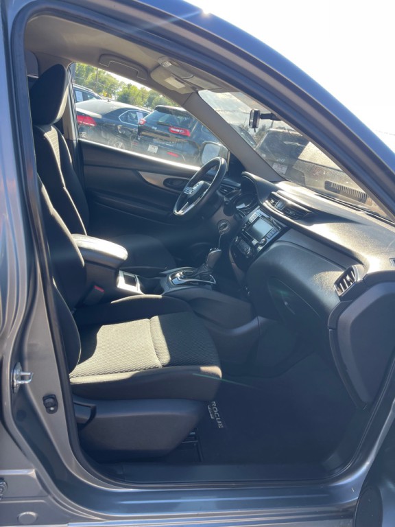 2019 Nissan Rogue Image 15