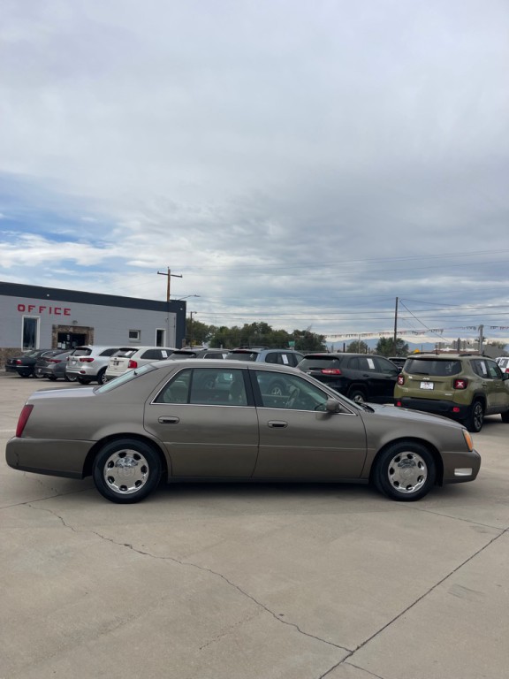 2002 Cadillac DeVille Image 2