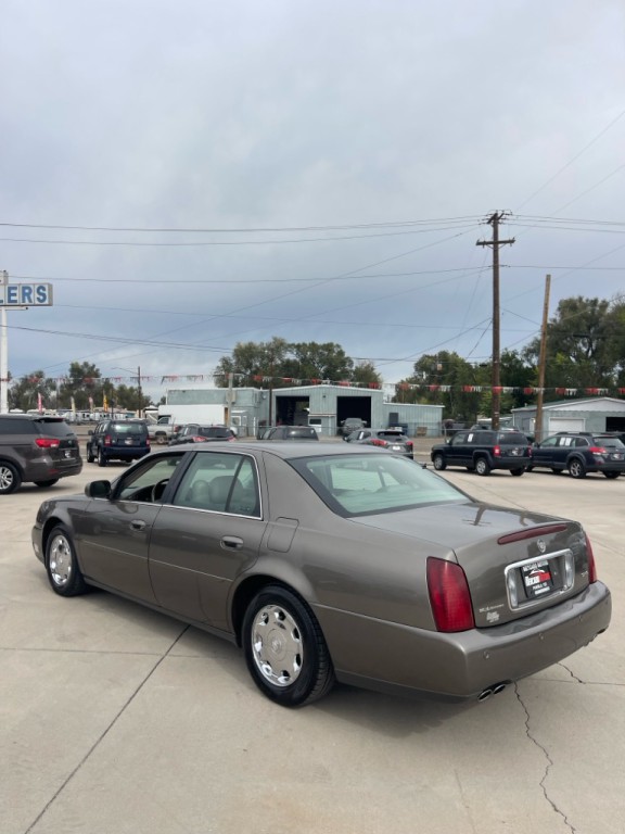 2002 Cadillac DeVille Image 5