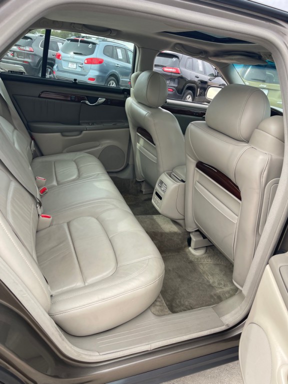 2002 Cadillac DeVille Image 14