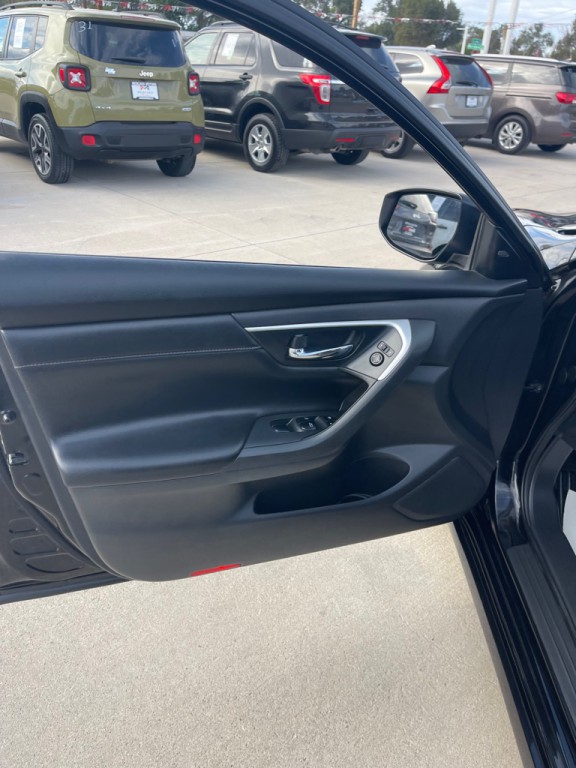 2018 Nissan Altima Image 10