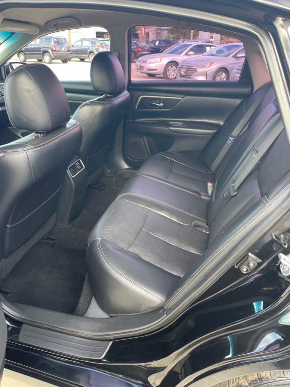 2018 Nissan Altima Image 11