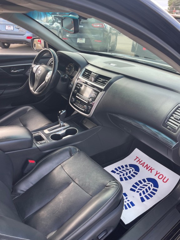 2018 Nissan Altima Image 16