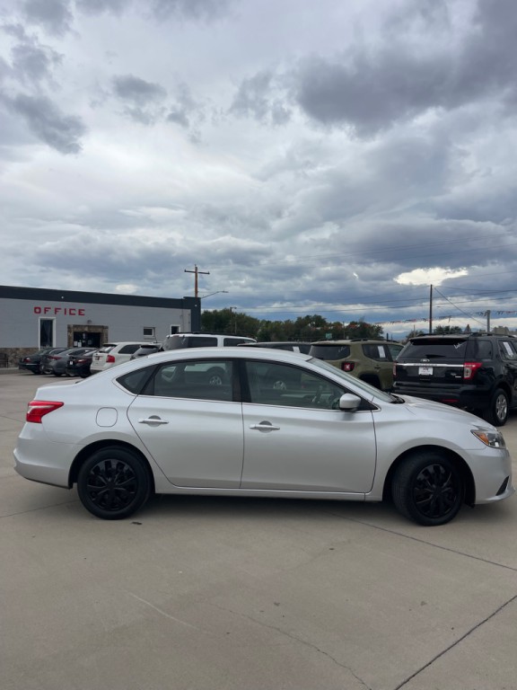 2016 Nissan Sentra Image 2