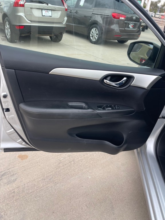 2016 Nissan Sentra Image 10
