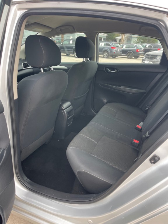 2016 Nissan Sentra Image 11