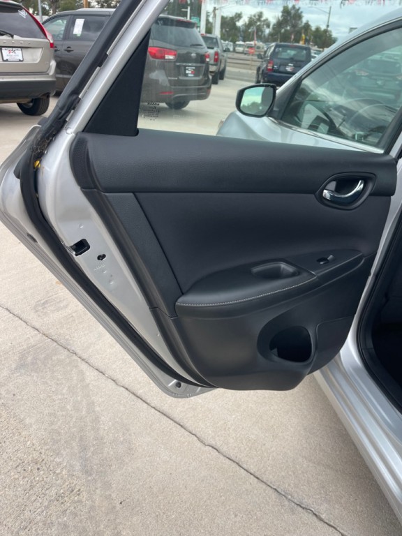 2016 Nissan Sentra Image 12