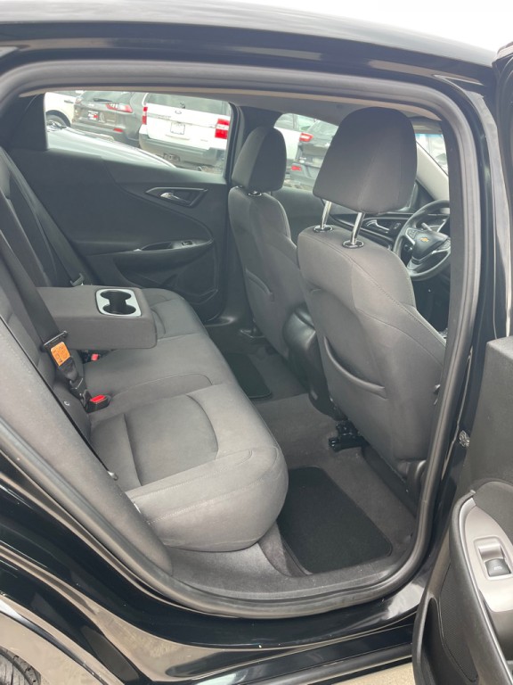 2017 Chevrolet Malibu Image 12