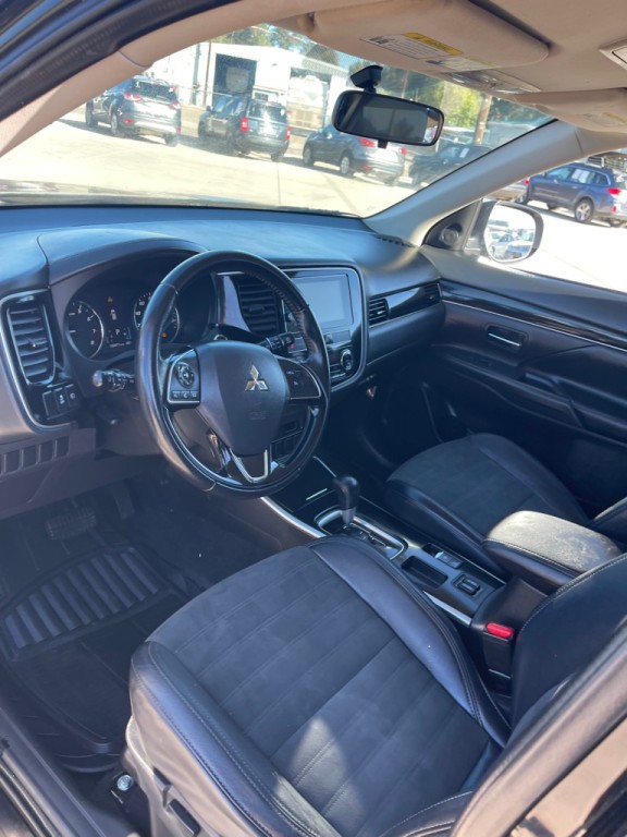 2019 Mitsubishi Outlander Image 9