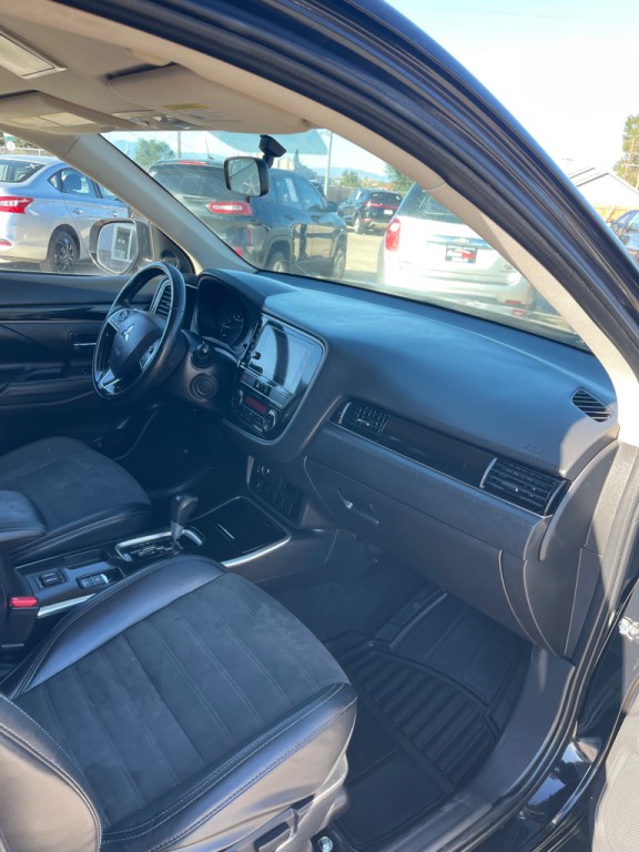 2019 Mitsubishi Outlander Image 18