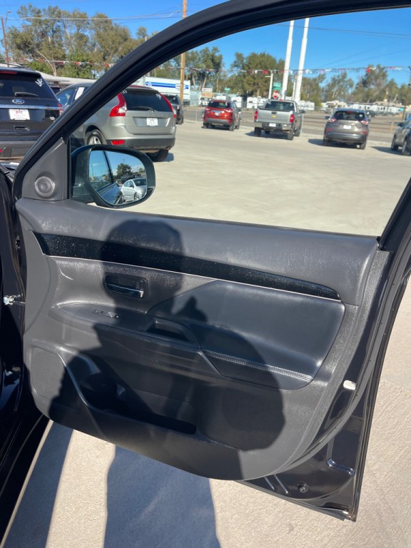 2019 Mitsubishi Outlander Image 19