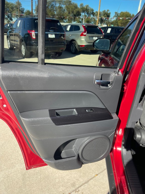 2014 Jeep Compass Image 12