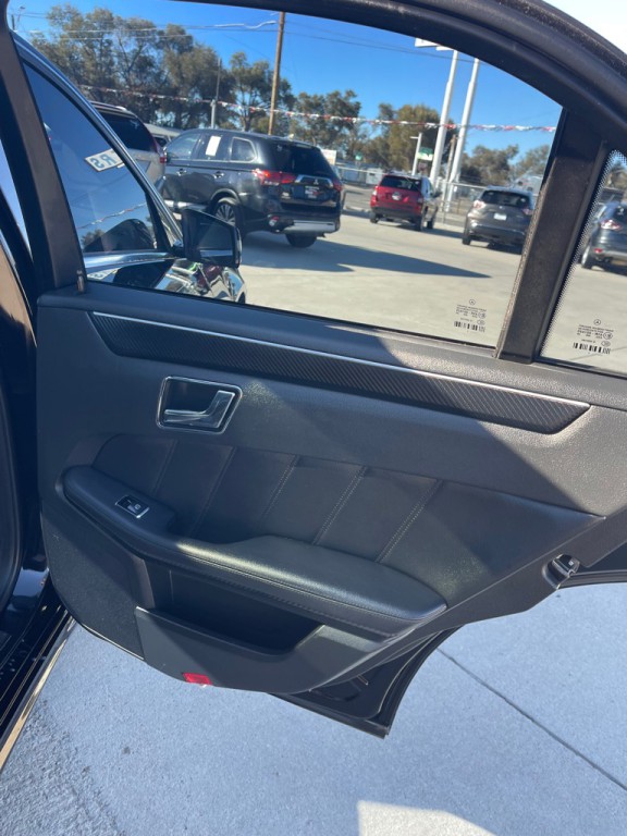 2011 Mercedes-Benz E-Class Image 16