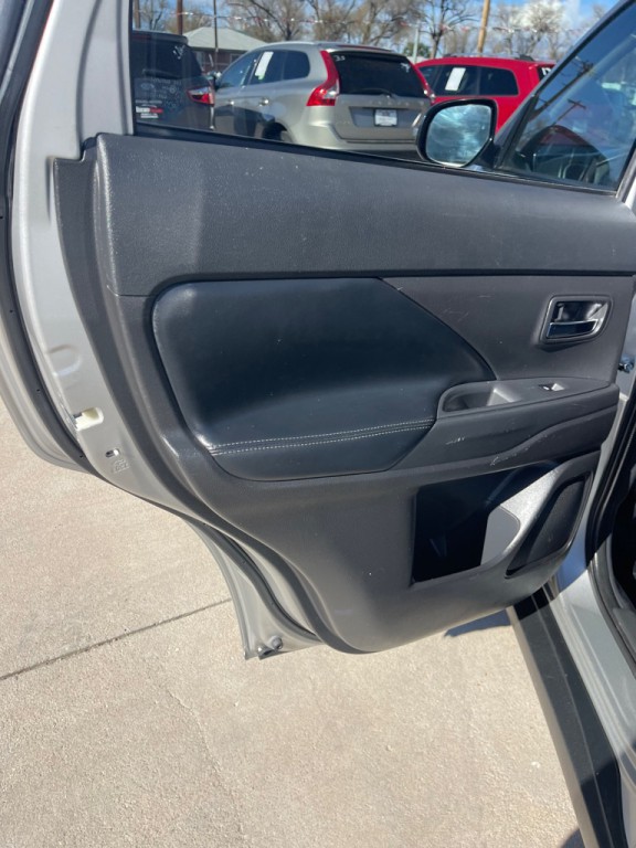 2019 Mitsubishi Outlander Image 11