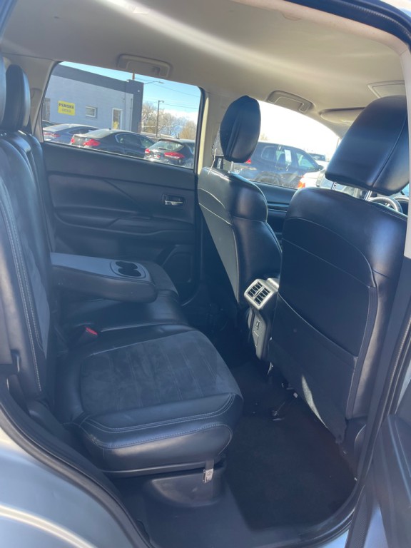2019 Mitsubishi Outlander Image 12