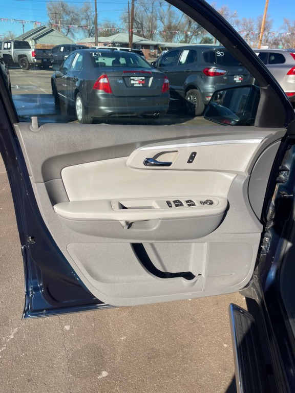 2011 Chevrolet Traverse Image 10