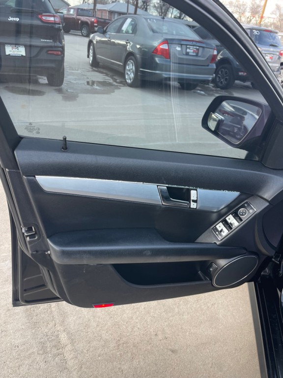 2009 Mercedes-Benz C-Class Image 10