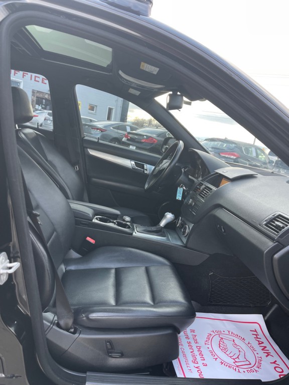 2009 Mercedes-Benz C-Class Image 16