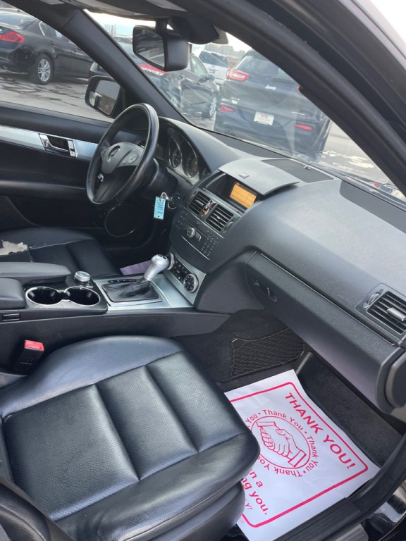 2009 Mercedes-Benz C-Class Image 17