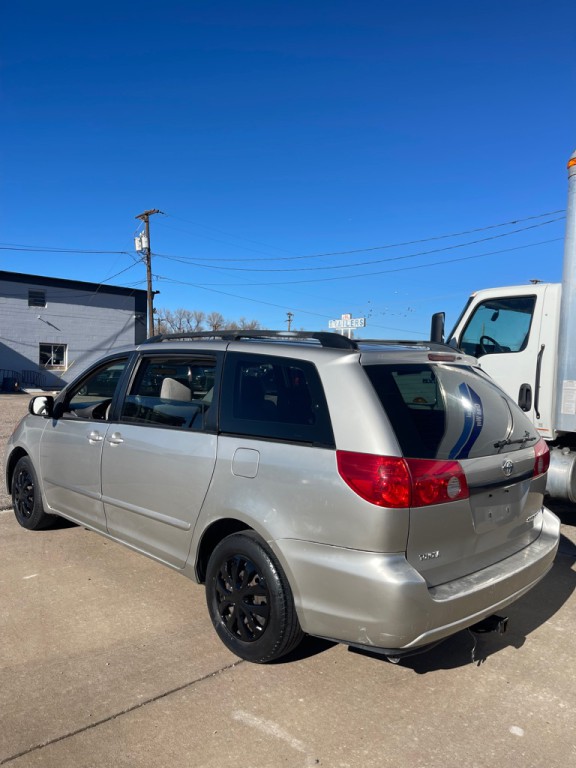 2008 Toyota Sienna Image 4