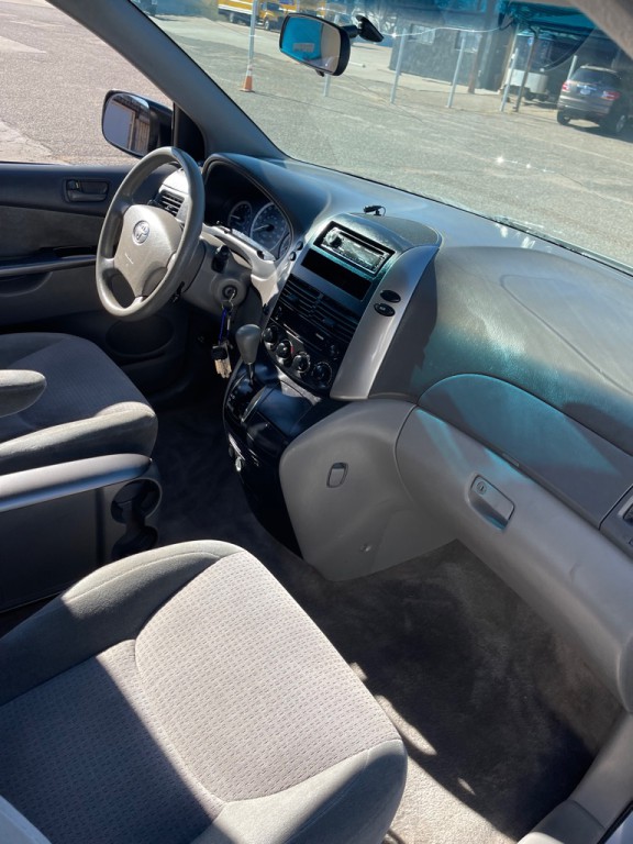2008 Toyota Sienna Image 17