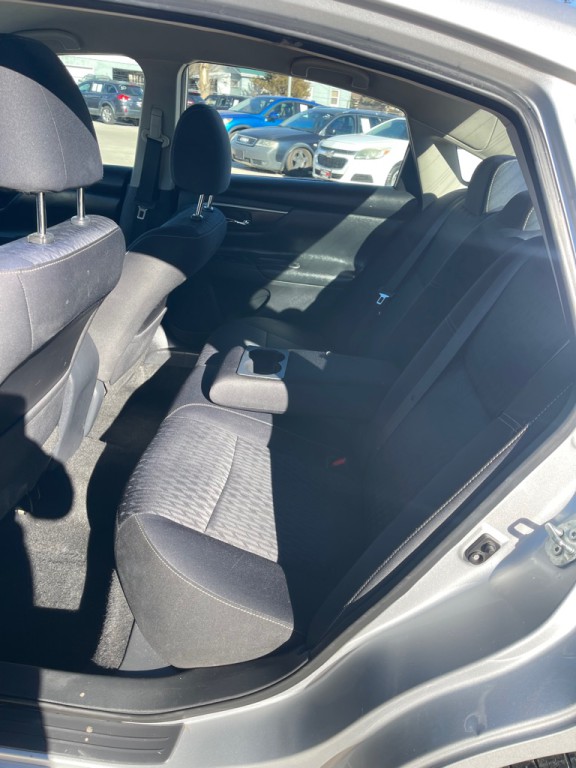 2018 Nissan Altima Image 10