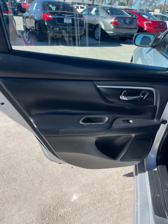 2018 Nissan Altima Image 11