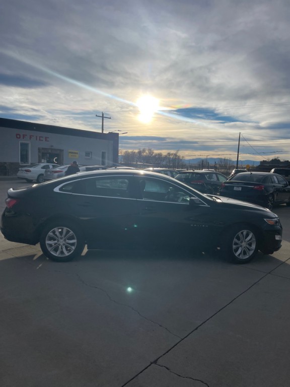 2019 Chevrolet Malibu Image 2