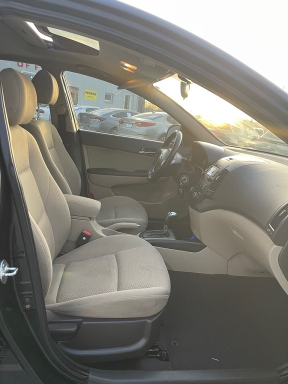 2009 Hyundai Elantra Image 16