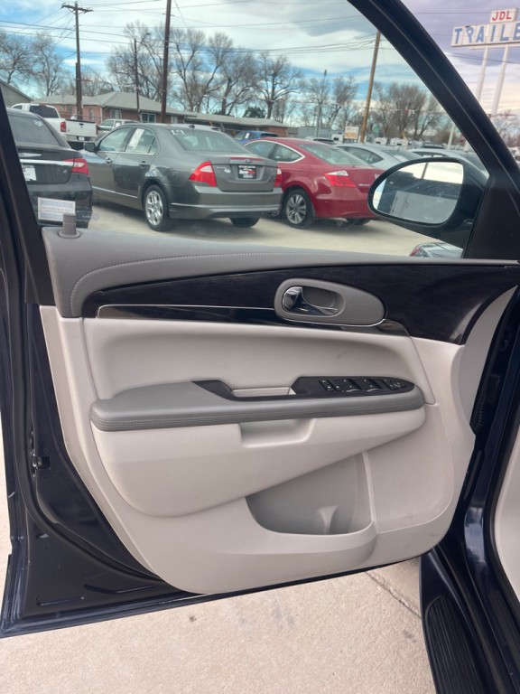 2017 Buick Enclave Image 10