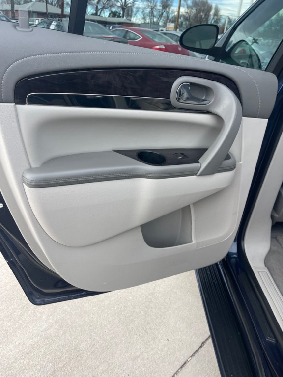 2017 Buick Enclave Image 12