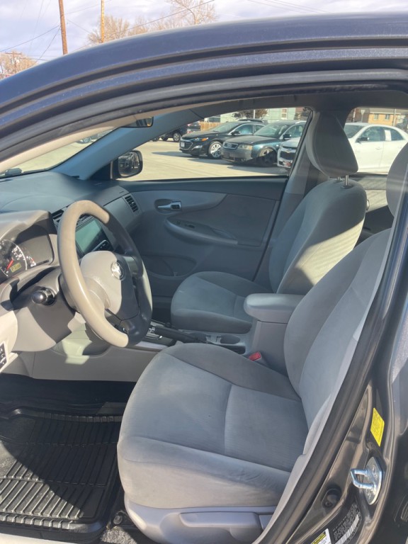 2010 Toyota Corolla Image 8