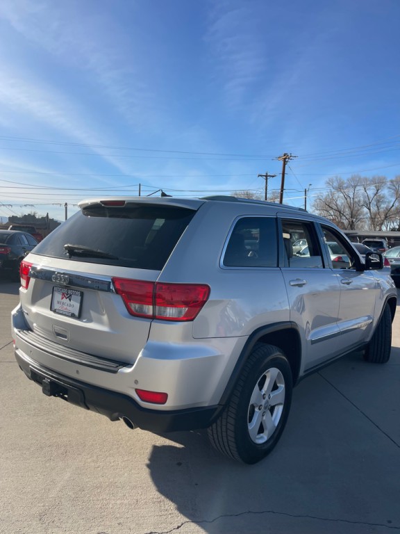 2011 Jeep Grand Cherokee Image 3