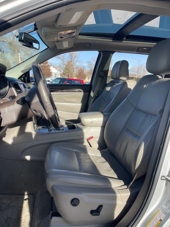 2011 Jeep Grand Cherokee Image 8