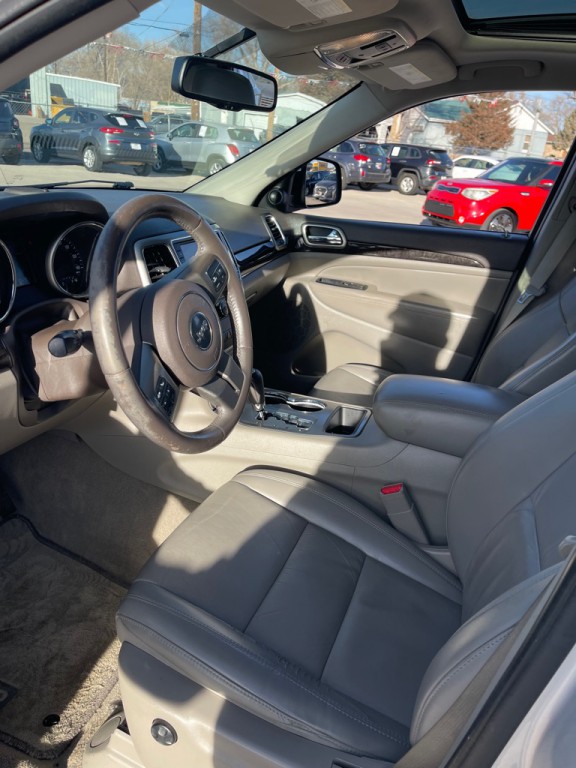 2011 Jeep Grand Cherokee Image 9