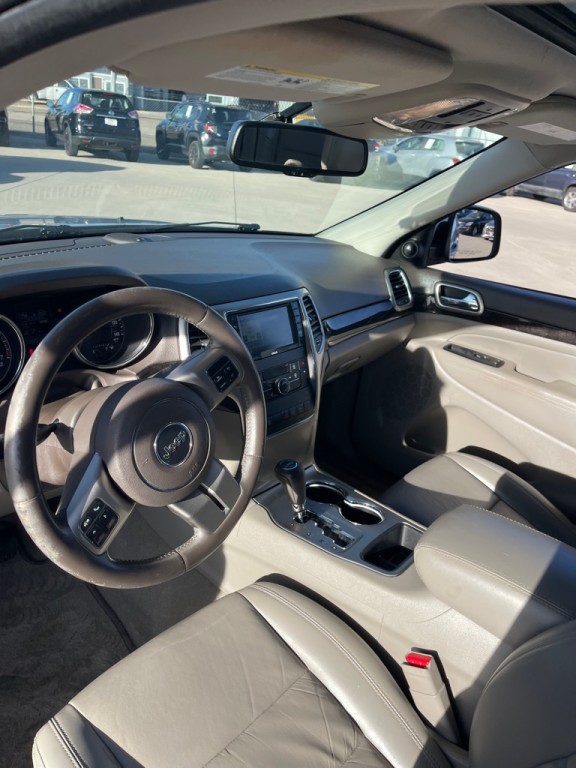 2011 Jeep Grand Cherokee Image 10