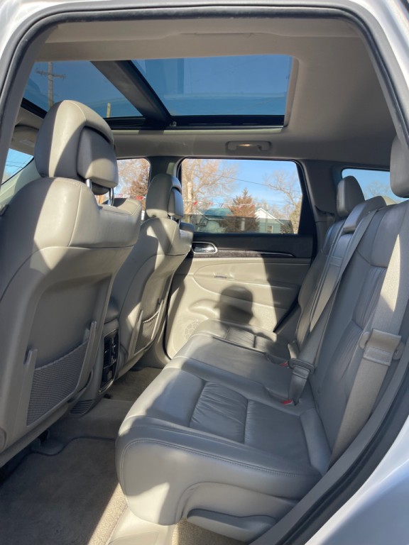 2011 Jeep Grand Cherokee Image 12