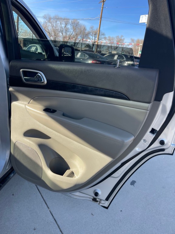 2011 Jeep Grand Cherokee Image 16