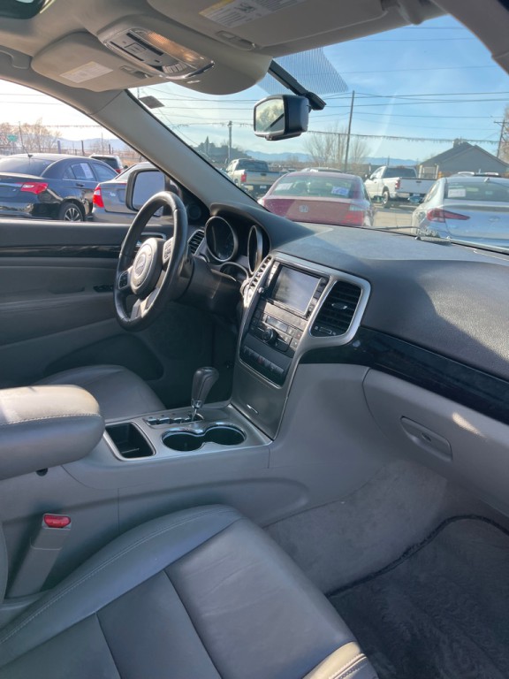 2011 Jeep Grand Cherokee Image 18