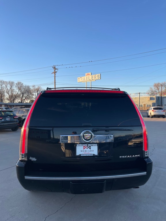 2013 Cadillac Escalade Image 4