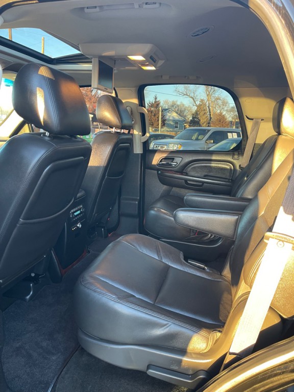 2013 Cadillac Escalade Image 11