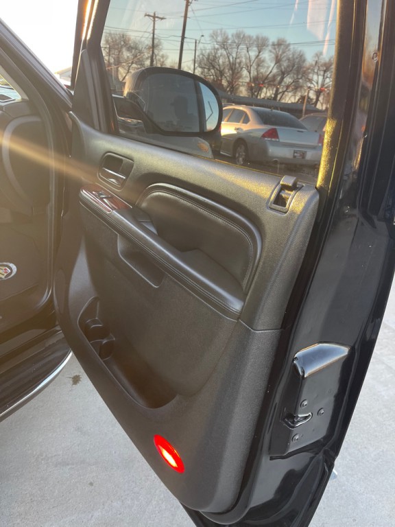 2013 Cadillac Escalade Image 20