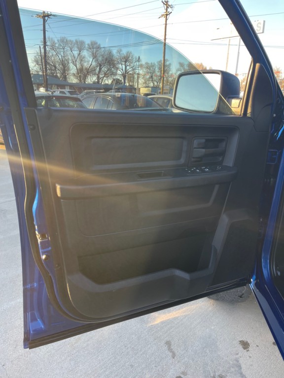 2017 RAM 1500 Image 10