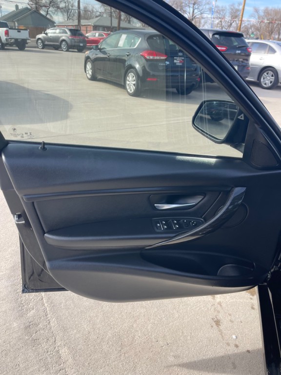 2018 BMW 3 Series Image 9