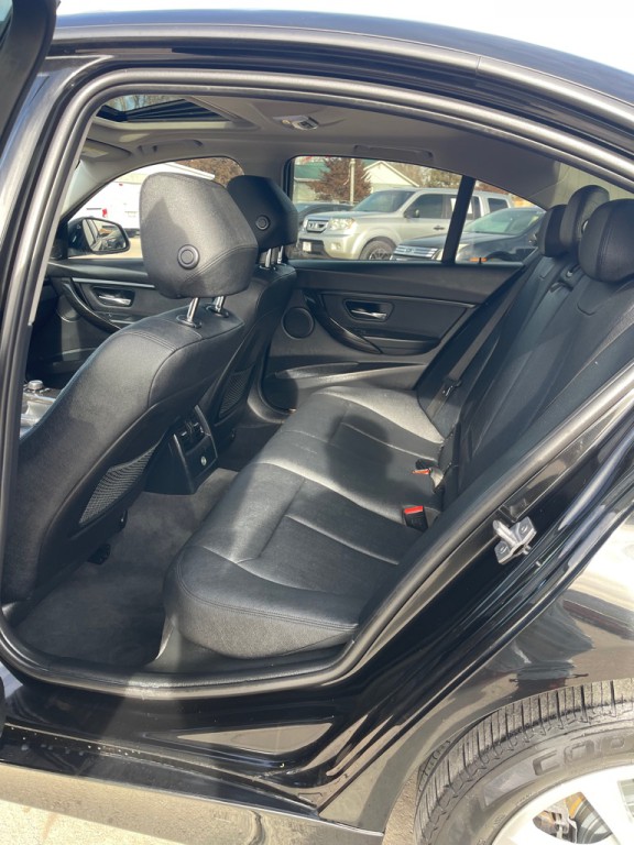 2018 BMW 3 Series Image 10