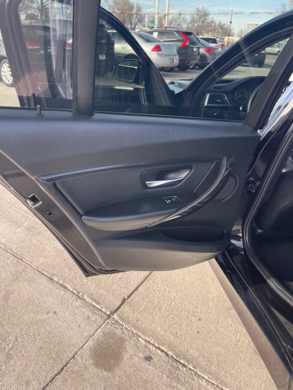 2018 BMW 3 Series Image 11