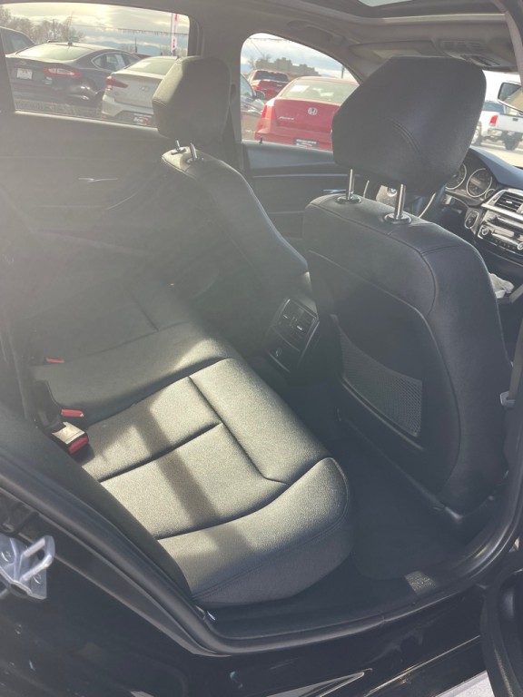 2018 BMW 3 Series Image 13