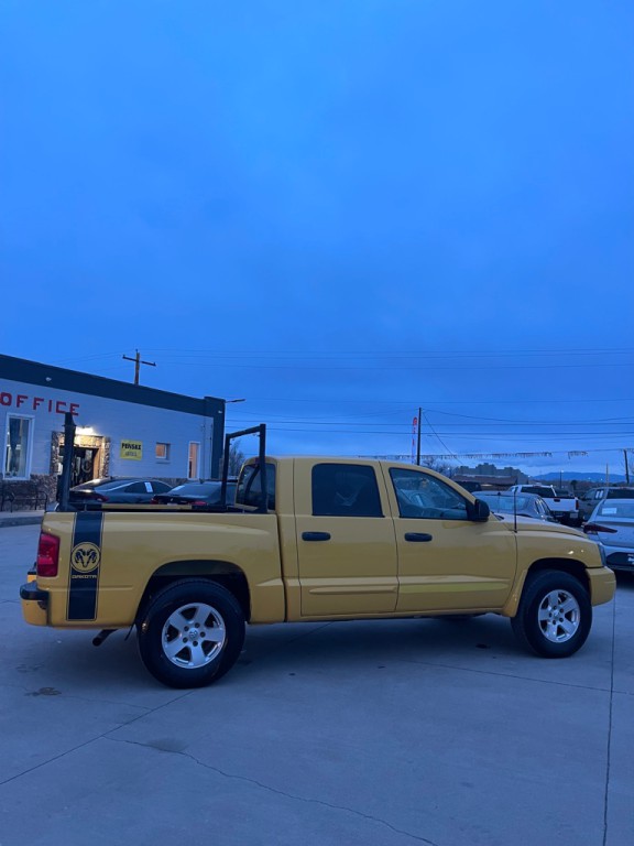 2006 Dodge Dakota Image 2