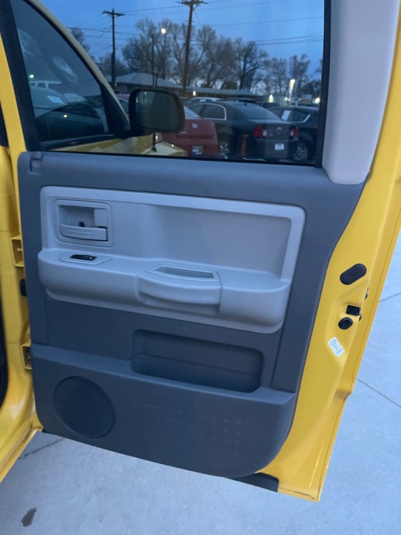 2006 Dodge Dakota Image 13