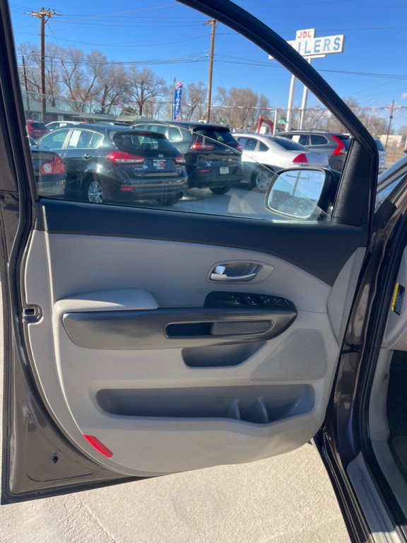2017 Kia Sedona Image 10